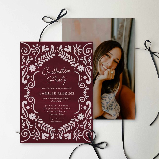 Invitación Burgurgy Fiesta Graduation Party Photo Invite (Burgundy Fiesta Graduation Party Photo Invitation)