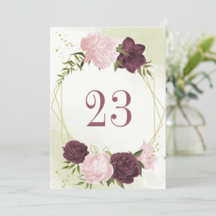 Invitación cabernet flores rosadas hojas verdes número de mes