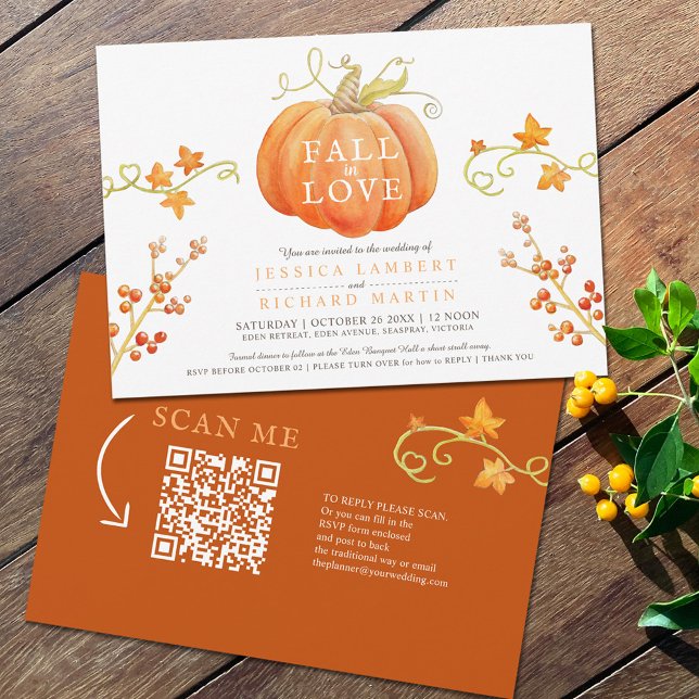 Invitación Caída en el amor Calabaza acuática otoño boda QR (Other invitation options in this style are available)