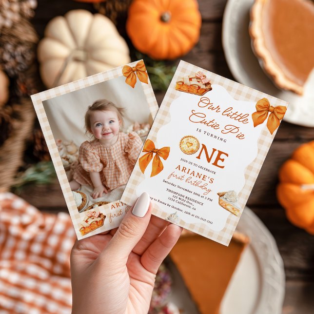 Invitación Caída Rústica Sweet Cutie Pie 1º cumpleaños Foto (Rustic Fall Sweet Cutie Pie 1st birthday Photo Invitation)