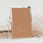 Invitación Caligrafía de roya moderna Número de una tabla<br><div class="desc">Diseñado para coordinar con para la colección de invitaciones a bodas "Arches Minimalistas". Para cambiar detalles, haga clic en "Detalles". Para mover el texto o cambiar el tamaño, la fuente o el color, haga clic en "Editar usando la herramienta de diseño". Vea el enlace de la colección en esta página...</div>