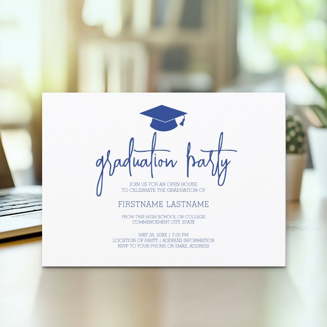 Invitación Caligrafía moderna marina de graduación mínima (Modern Graduation Announcement and Party Invitation)