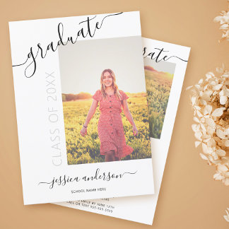 Invitación Caligrafía simple Graduación en blanco negro 2 Fot