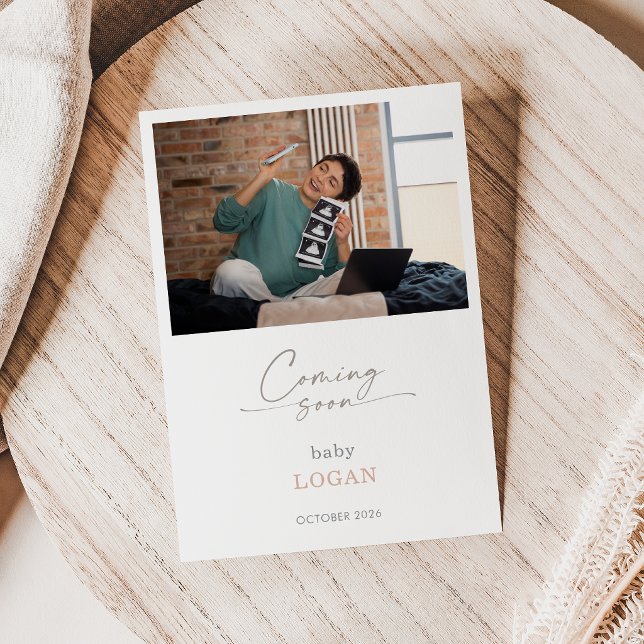 Invitación Calligraphy Chic Pastel Coming Soon Pregnancy Card (Subido por el creador)