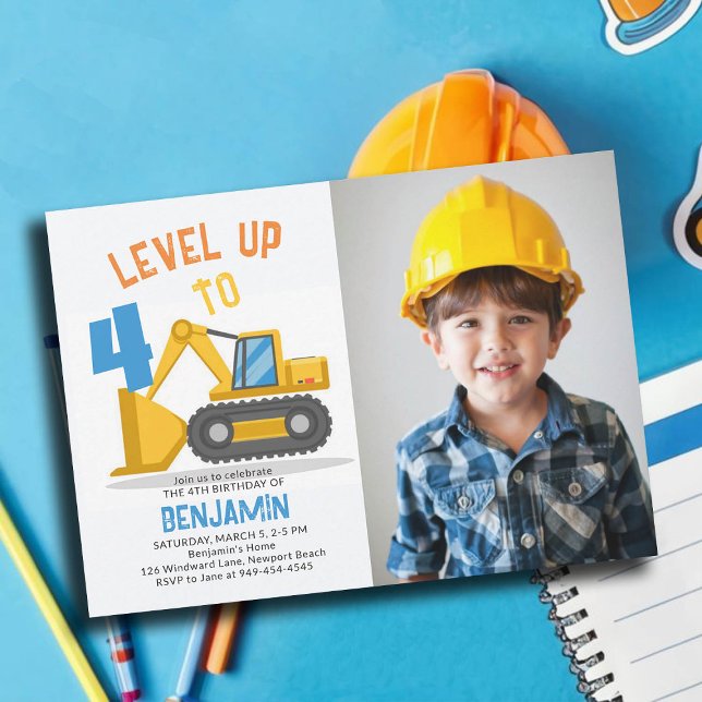 Invitación Camión de construcción de nivel de foto niño cuart (photo construction invitation 4th birthday fourth four boys bulldozer vehicle truck personalized)