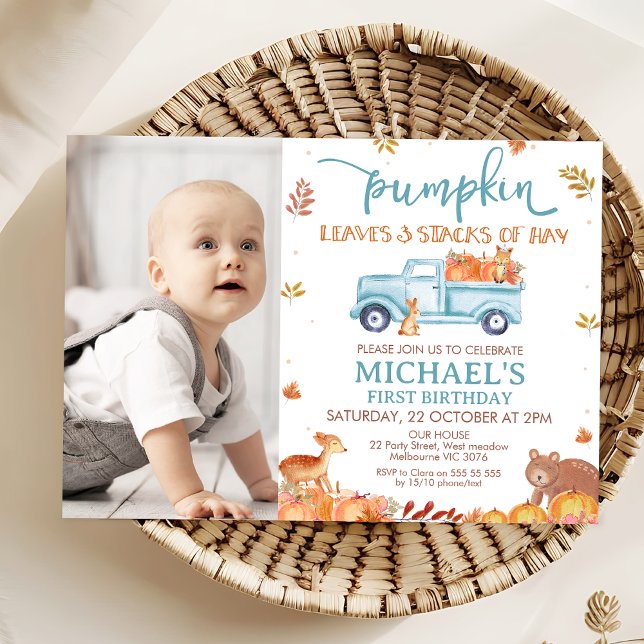 Invitación Camión rustico de calabaza azul primer cumpleaños (Fall Pumpkin Truck First Birthday Invitation Template Printable Pumpkins Leaves and Stacks Hay )