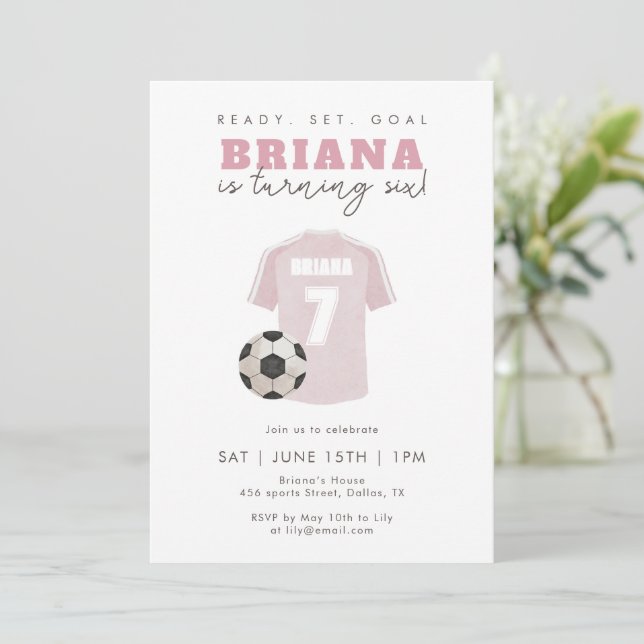 Invitación Camiseta de Fútbol Rosa para Niñas Cumpleaños 7 De (Anverso de pie)