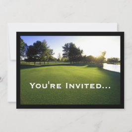 Invitación Campo de golf verde en el amanecer