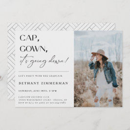 Invitación Cap Gown está cayendo en la fiesta de graduación