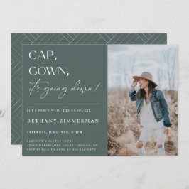 Invitación Cap Gown está cayendo en la fiesta de graduación