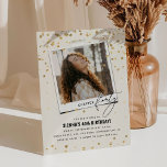 Invitación Capítulo 40 Diversión Foto moderna 40 cumpleaños<br><div class="desc">¡Capítulo CUARENTA! Invitar a amigos y familiares a celebrar un fiesta de 40 años con estas divertidas invitaciones de cumpleaños para adultos. El diseño incluye una instantánea de foto, el texto 'Chapter Forty in serif and calligraphy font, un falso purpurina de oro y una plantilla de cumpleaños editable que es...</div>