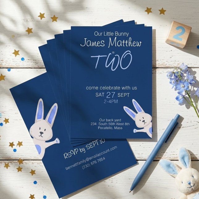 Invitación Caprichoso Cumpleaños Moderno Conejo Azul 2do (Subido por el creador)