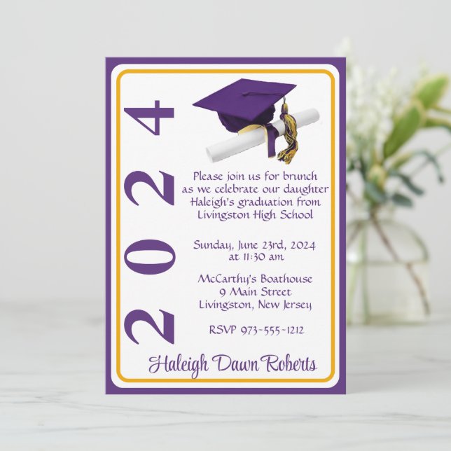 Invitación Cápsula y Diploma 5x7 Graduación púrpura y de oro (Anverso de pie)