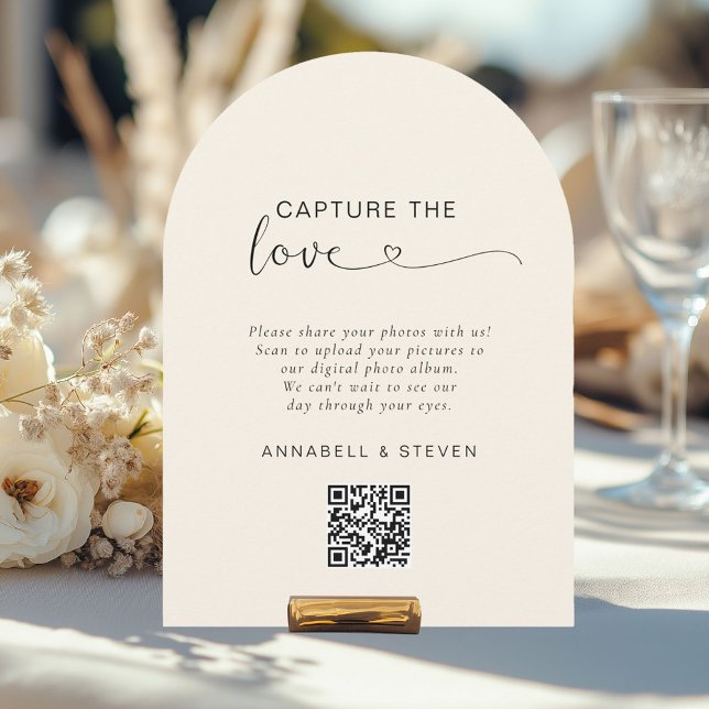 Invitación ¡Captura el amor! Boda de código QR personalizado (Capture the love! Photo, Heart-QR-Code, Wedding Table Card, Beige.)