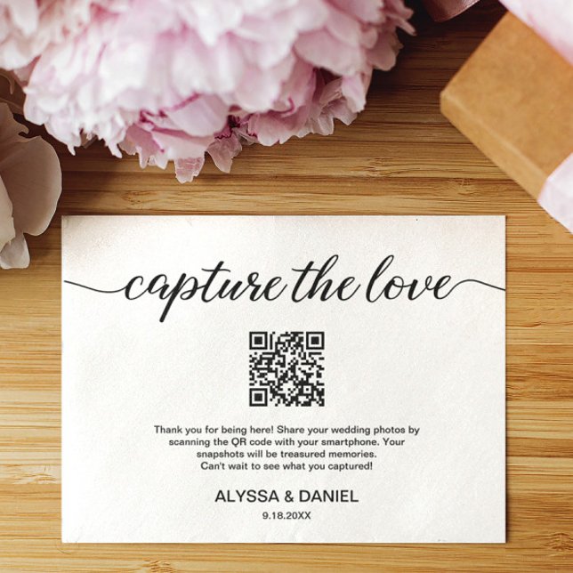 Invitación Capturar el boda de código QR de amor compartiendo (Capture the Love QR code smaller enclosure wedding photo share card.)