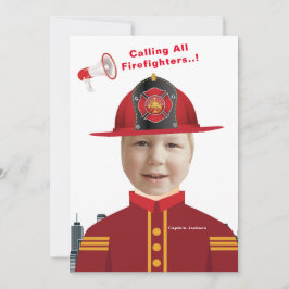 Invitación Cara de los niños en la foto del bombero del aguje