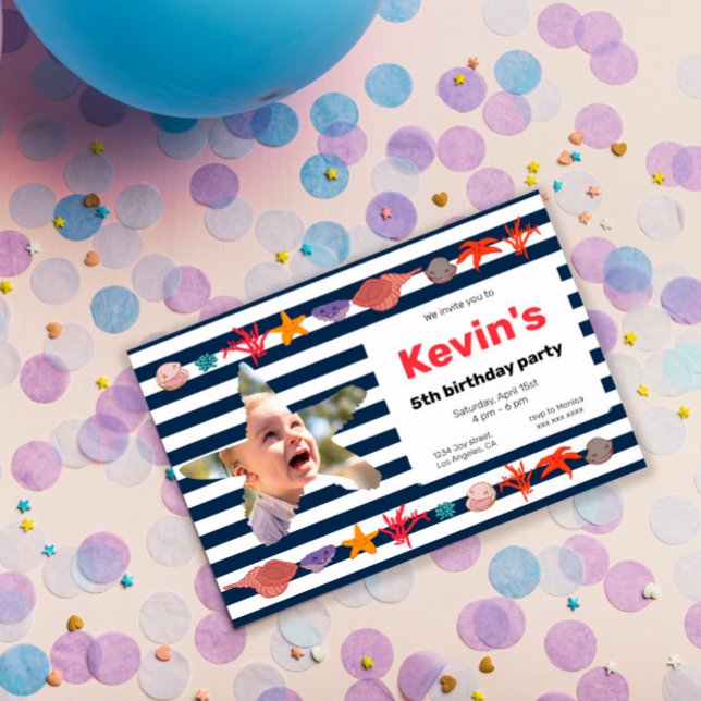 Invitación Casas de mar, Starfish & Coral en franjas náuticas (Subido por el creador)