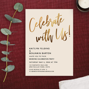 Invitación ¡Celebra Con Nosotros! Crema de Letra a Mano Dorad