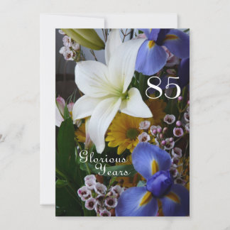 Invitación ¡Celebración de cumpleaños 85!-Bouquet Lirio blanc