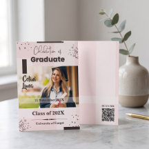 Celebración de graduación con código QR de foto en