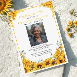 Invitación Celebración de la vida de girasol Foto Funeral