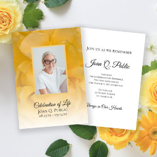 Invitación Celebración de la vida por la flor de rosa amarill