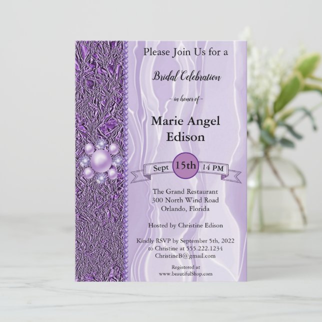 Invitación Celebración de novias Relieve metalizado púrpura y (Anverso de pie)