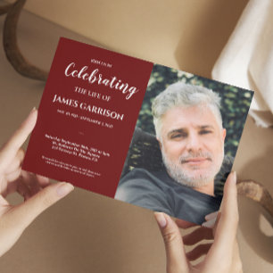 Invitación Celebración roja oscura de la vida con un funeral