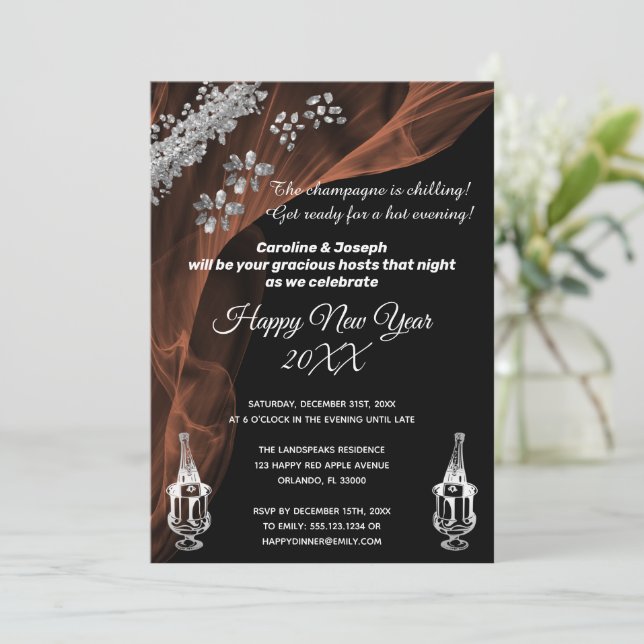 Invitación Celebrar el champán negro y plateado de Año Nuevo (Anverso de pie)