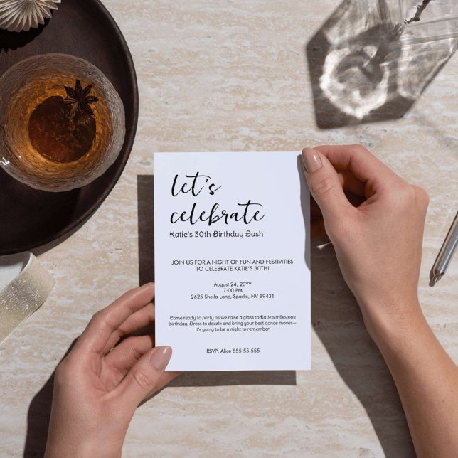 Invitación Celebremos la fiesta de cumpleaños histórica (Chic and minimalist, this invitation pairs modern typography with a personal touch...)