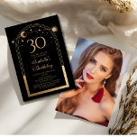 Invitación Celestial Black Gold Sun Moon Stars 30 cumpleaños<br><div class="desc">Celestial Black Gold Sun Moon Astronomy 30th Birthday Photo Invitation presenta un elegante sol dorado,  luna y estrellas con un marco dorado sobre un fondo negro. Adentro está tu personalizado la información de la invitación por trigésimo cumpleaños. Al contrario,  agrega tu foto favorita. Diseñado por Evco Studio www.zazzle.com/store/evcostudio</div>