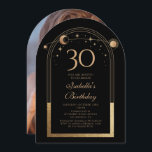 Invitación Celestial Black Gold Sun Moon Stars 30 cumpleaños<br><div class="desc">Celestial Black Gold Sun Moon Astronomy 30th Birthday Photo Invitation presenta un elegante sol dorado,  luna y estrellas con un marco dorado sobre un fondo negro. Adentro está tu personalizado la información de la invitación por trigésimo cumpleaños. Al contrario,  agrega tu foto favorita. Diseñado por Evco Studio www.zazzle.com/store/evcostudio</div>