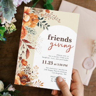 Invitación Cena amistosa con arcos blancos florales