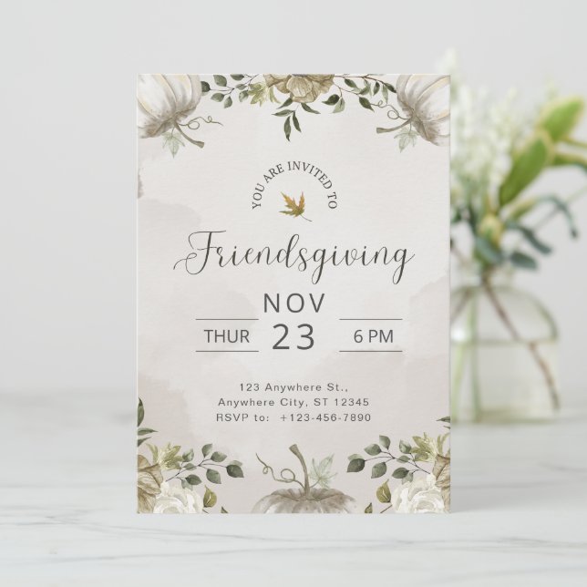 Invitación Cena de bienvenida floral blanca y beige (Anverso de pie)
