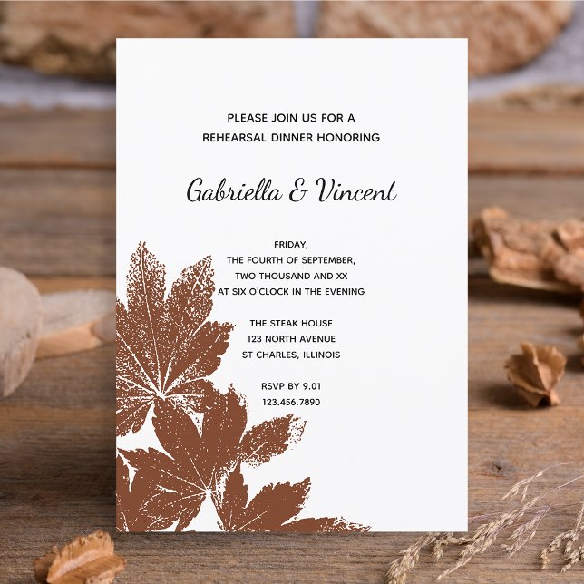 Invitación Cena de Boda con sello de hoja de otoño marrón (Fall in Love with this natural woodland rehearsal dinner invitation.)