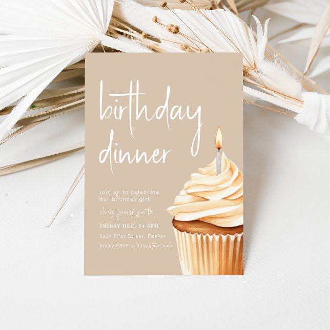 Invitación Cena de cumpleaños beige con pastel (Subido por el creador)