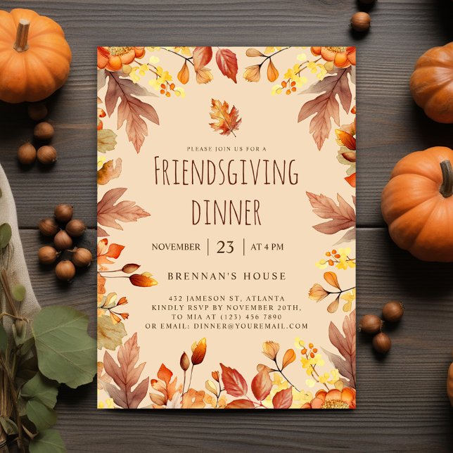 Invitación Cena de Día de Acción de Gracias Rustic Fall Frien (Cute Fall Friendsgiving Dinner Invitation)