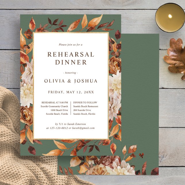 Invitación Cena de ensayo de boda verde de otoño (Elegant Fall Sage Green Floral Wedding Rehearsal Dinner Invitation by Painted Paperie
)