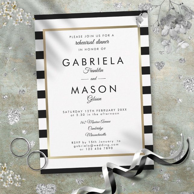Invitación Cena de Ensayo de Raya Clásica Moderna con Borde D (Modern Classic Stripe Gold Border Rehearsal Dinner Invitation)