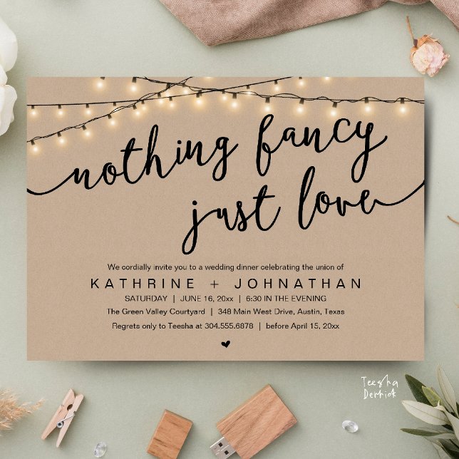Invitación Cena de recepción de boda sin nada elegante, solo  (Nothing Fancy, Just Love, Wedding Reception Dinner Invitation Card String Lights Brown Kraft)