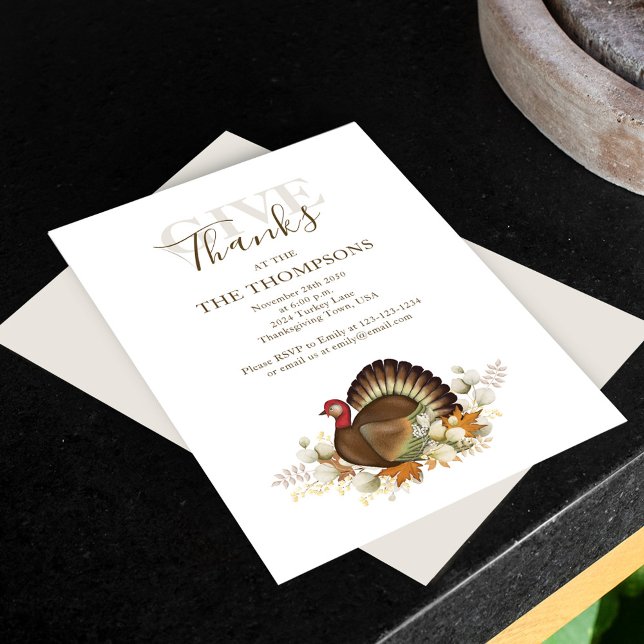 Invitación Cena del Día de Acción de Gracias de Turquía en ot (Thanksgiving dinner invitation with watercolor turkey and fall foliage. )