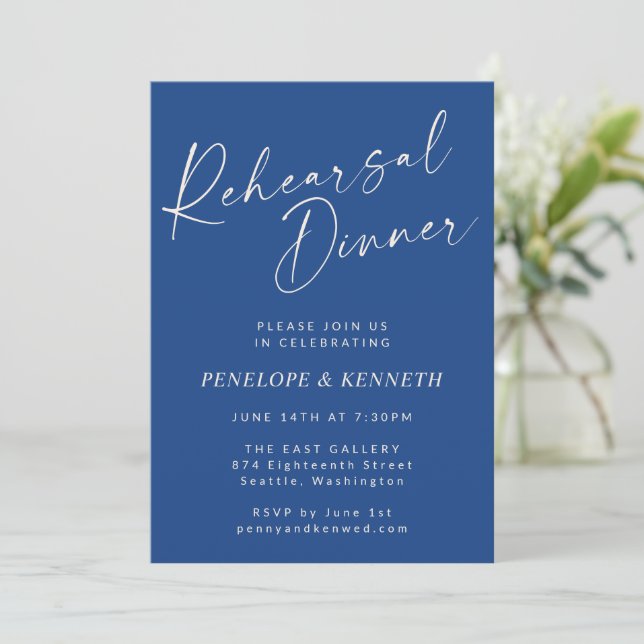 Invitación Cena elegante vibrante con guión azul (Anverso de pie)