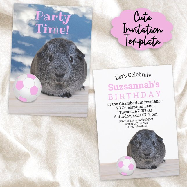 Invitación Cerdo de Guinea con una pelota rosa de fútbol blan (This easy to personalize cute guinea pig birthday invitation is ready here in print form. )