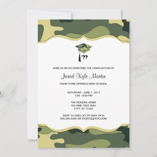 Invitación Ceremonia de graduación de camo verde o Fiestas in (Anverso)