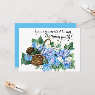 Invitación Cesta de fiesta de cumpleaños con hortensias azule