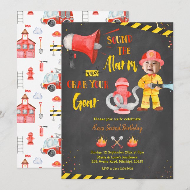 Invitación Chalkboard Pequeño bombero con foto (Anverso / Reverso)