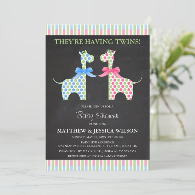 Invitación Chalkboard Twin Boy y Chica Giraffe Baby Shower (Anverso de pie)