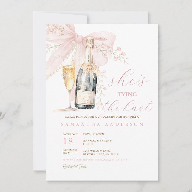 Invitación Champagne Bottle & Pink Bow She’s Tying the Knot  (Anverso)