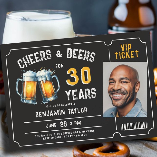 Invitación Cheers Beers Ticket Hombres Rústica foto de cumple (mens 30th birthday beer party invitation ticket photo black white yellow cheers rustic fun classy)
