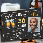 Invitación Cheers Beers Ticket Hombres Rústica foto de cumple<br><div class="desc">¿Buscando ideas de 30 años para los hombres? Estas invitaciones rústicas para fiestas de cumpleaños con un tema de fiesta de cerveza, que incluyen un ilustracion de dos tazas de cerveza, el título "Cheers and Beers", un marco para la venta de entradas y una plantilla de fotos, son solamente el...</div>